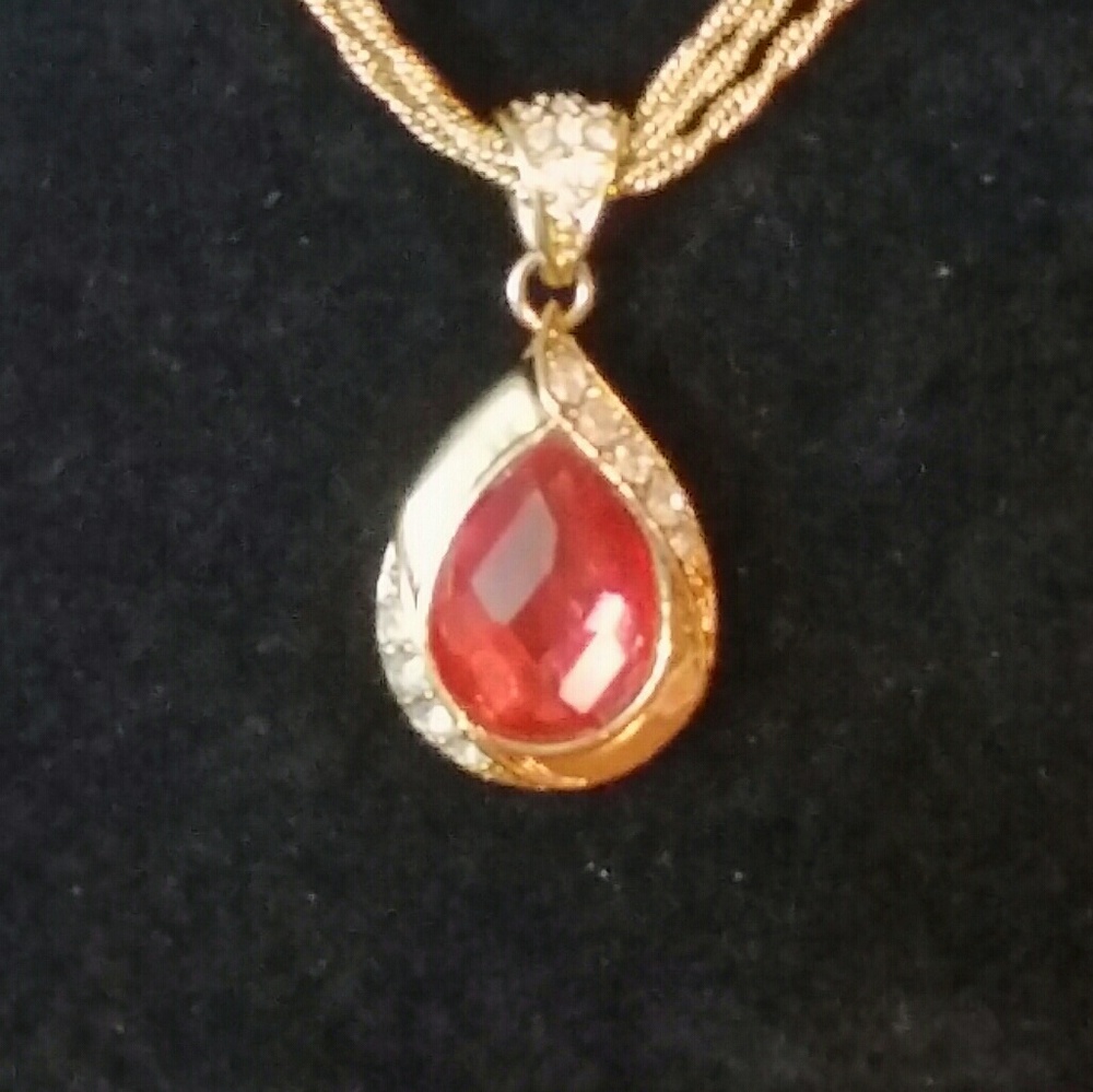 Avon PC 2007 necklace